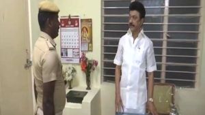 சட்டென காரிலிருந்து இறங்கிய முதலமைச்சர் ஸ்டாலின்... உசிலம்பட்டியில் நடந்தது என்ன? 