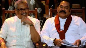 நடு இரவில்.. வேறு வழியே இல்லாமல் லாக் ஆன ராஜபக்சே குடும்பம்.. நாட்டை விட்டு தப்பிக்கும் உறவினர்கள்? 