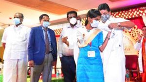 பிராமணருக்கும், பசுக்களுக்கும் முன்னுரிமை? சரக சபத் சமஸ்கிருத உறுதிமொழியில் இருப்பது என்ன? பின்னணி 