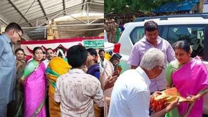 முதல்வராக வேண்டுதல்...நிறைவேற்றிய பெருமாள்... தங்கத்தகடு நேர்த்திக்கடனை நிறைவேற்றிய துர்கா 