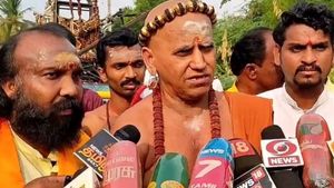 “ஆளுங்கட்சியினரால் என் உயிருக்கு ஆபத்து.. பிரதமரை சந்திப்பேன்” - மதுரை ஆதீனம் பேட்டியால் பரபரப்பு!