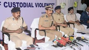  இனி விட முடியாது! அத்துமீறினால் கடும் நடவடிக்கை பாயும்.. மாணவர்களை எச்சரிக்கும் டிஜிபி சைலேந்திரபாபு