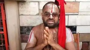 கிரிக்கெட் வீரர்கள், எம்எல்ஏவை தோளில் சுமக்கலாம்.. ஆதீனத்தை சுமக்க கூடாதா? -ஸ்ரீவில்லிபுத்தூர் ஜீயர் 