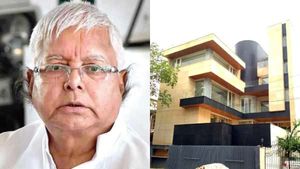 பீகாரில் லாலு பிரசாத் யாதவ் வீட்டில் சிபிஐ சோதனை - 15 இடங்களில் தொடரும் சோதனையால் பரபரப்பு 