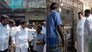 சாராய பிரியர்கள் புலம்பல்! டக்குனு ஆக்‌ஷனில் இறங்கி ரெய்டு விட்ட திமுக எம்.எல்.ஏ.! ஷாக் ஆன ஊழியர்கள்!