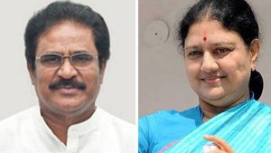மோடியோ அமித்ஷாவோ சொன்னால் போதும்.. அதிமுகவுக்குள் சசிகலா வந்துவிடுவார்.. காங்கிரஸ் எம்பி  விமர்சனம் 