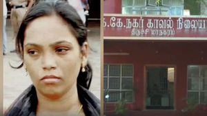 வாழைப்பழம் வாங்கித் தர மாட்டியா?  நெஞ்சில் கத்தியால் குத்திய லவ்வர் லாவண்யா! திடுக்கிட்ட திருச்சி! 