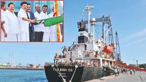 இலங்கை: இன்று கொழும்பு சென்றடைகிறது தமிழ்நாடு அரசின் நிவாரணப் பொருட்களுடனான கப்பல் டான் பின்-99! 