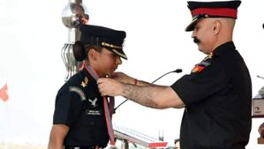 அபிலாஷா பராக்! இந்திய ராணுவ முதல் பெண் போர் விமானியாக தேர்வு... சென்னையில் பயிற்சி பெற்று சாதனை 