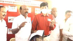 தமிழகத்தில் தக்காளி வைரஸ் காய்ச்சலா? வாய்ப்பேயில்ல பயப்பட வேண்டாம்! நம்பிக்கையளிக்கும் ராதாகிருஷ்ணன் 