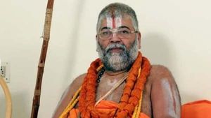  பல்லக்கு தூக்க தடை.. அமைச்சர்கள் ரோட்டுல நடக்க முடியாது..  மன்னார்குடி ஜீயர் பகிரங்க வார்னிங்