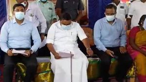 மினிஸ்டர் சார்! சரக்கு ரூ 200க்கு விக்கிறாங்களே! கேட்க மாட்டீங்களா?.. கிராம சபையில் முதியவர் அதகளம் 