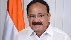வெங்கய்யா நாயுடுவின் குன்னூர் ஹெலிகாப்டர் பயணம் ரத்து ஏன்? கோவையில் தங்கி காலையில் சென்றதன் பின்னணி!