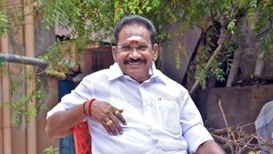 ஐயயோ.. ஆர்எஸ்எஸ் கொள்கைகளா.. ஏங்க.. செய்தியாளர் சந்திப்பில் பதறிய செல்லூர் ராஜூ! 