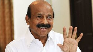  ஒற்றைத் தலைமை கன்பார்மா? பொதுக்குழு கூடுவது உறுதி.. அழுத்தி சொன்ன பொன்னையன்.. தகிக்கும் அதிமுக 