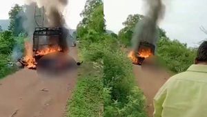 சோகத்தின் உச்சம்.. ஆந்திராவில் அறுந்து விழுந்த மின்கம்பி.. ஆட்டோவில் சென்ற 8 பேர் உடல் கருகி சாவு 