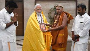 மதுரை ஆதீனம் பாடிய தேவாரம்.. மெய் மறந்து கேட்ட பிரதமர் மோடி.. கண்ணீர் விட்ட நெகிழ்ச்சி சம்பவம் 