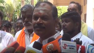 ஆதீனத்துக்கே மிரட்டலா? நடிகர் விஜய் ஒன்னும் பெரிய ஆள் கிடையாது! ரசிகர்களை சீண்டிய அர்ஜுன் சம்பத்..! 