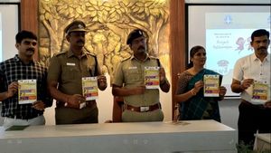 ப்ராஜக்ட் பள்ளிக்கூடம்.. கோவை போலீசாரின் அதிரடி திட்டம்.. ஒவ்வொரு ஸ்கூலாக போய்.. விளக்கிய எஸ்.பி! 