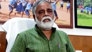 முஸ்லிம் ஓட்டுகளில்தான் காங்கிரஸின் கவனம் உள்ளது -RSSஐ விமர்சித்ததால் பொங்கிய கர்நாடக கல்வி அமைச்சர்