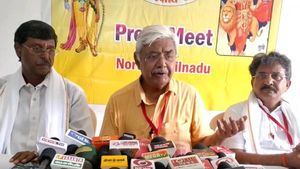 இந்து கோவில் வருமானத்தை அரசு நிர்வாகத்துக்கு செலவழிப்பதா? கொதித்து எழுந்த விஸ்வ இந்து பரிஷத் 