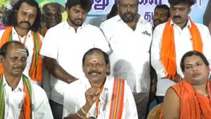 நாங்க உதவுறோம்.. விட்ராதீங்க.. எப்போனு காத்திருக்கும் ஸ்டாலின்.. ரரக்களுக்கு அர்ஜுன் சம்பத் அட்வைஸ்!