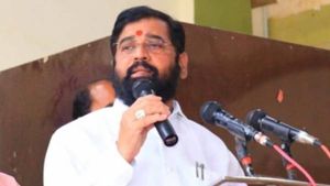 மகாராஷ்டிரா.. ஏக்நாத் ஷிண்டே விரைவில் மும்பை ரிட்டர்ன்.. பாஜக ஆட்சியை உருவாக்க பிளான்? 