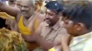 ஐ ஆம் வெரி ஹாப்பி ஸ்டார்ட் மியுசிக்! மலைவாழ் மக்களுடன் நடனமாடிய சூரி! ’விடுதலை’ சூட்டிங் உற்சாகம்..!