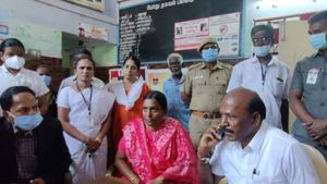  ஆஸ்பத்திரியில் டாக்டர் இல்லையா? உடனே தூக்கிடுங்க! முதல்வன் பட பாணியில் மாஸ் காட்டிய அமைச்சர் மா.சு!