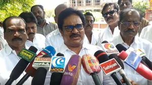 கருணாநிதிக்கு சண்முகநாதன்.. எம்ஜிஆருக்கு மாணிக்கம்.. ஜெ.வுக்கு சசிகலா.. அவ்ளோதான்.. காங் எம்பி பளீச் 