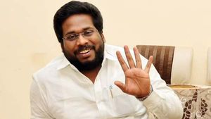 பாஜகவில் சேர்ந்தாரே திருச்சி சிவா மகன் சூர்யா.. பஸ் கடத்தல், பணம் கேட்டு மிரட்டிய வழக்கில் கைது 