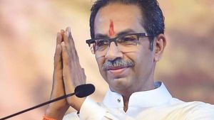 இதுவே முடியலன்னா.. 2024ல் எப்படி? - “நாங்க சொல்லல.. மக்கள் சொல்லுவாங்க” - கொளுத்திப் போட்ட சிவசேனா! 