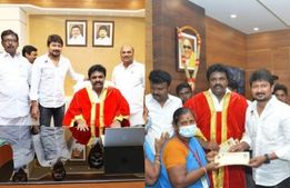 என்னாது தஞ்சை மேயர் அறையில் கருணாநிதி படம் அகற்றமா? நாலாபுறமும் பார்த்தால்தானே உண்மை தெரியும்! 