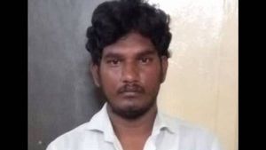 சிறுமியை பாலியல் வன்கொடுமை செய்த கோயில் பூசாரி.. வீடியோ எடுத்து மிரட்டியதால் போக்சோவில் கைது 