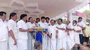 நீட் தேர்வால் கள்ளக்குறிச்சி மாணவி தற்கொலை! உளறிக் கொட்டிய மாஜி திண்டுக்கல் சீனிவாசன்! ஷாக்கான ர.ர.! 
