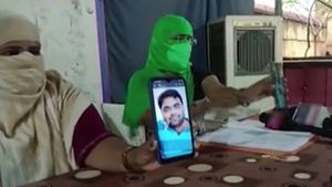 உல்லாசம்.. 8 பெண்களோடு திருமணம்..  சினிமா பட பாணியில் நகை, பணத்துடன் ‛எஸ்கேப்’ ஆன என்ஜினீயர் 