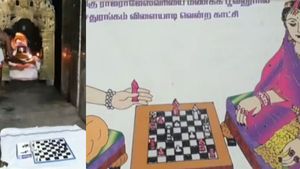 பார்வதியுடன் சதுரங்கம்  விளையாடிய சிவபெருமான்.. 1500 ஆண்டுகளுக்கு முன்பே தமிழகத்தில் தல வரலாறு 