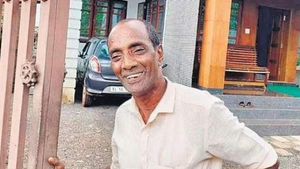 கடன் பிரச்சினை.. கனவு வீட்டை விற்க நினைத்தவருக்கு லாட்டரியில் ஒரு கோடி பரிசு!