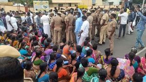 கள்ளக்குறிச்சி மாணவி மரணம்: வாட்ஸ் ஆப்பில் பிளான்.. கலவரம் வெடித்தது எப்படி? உளவுத்துறை ரிப்போர்ட் 