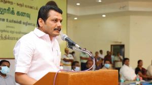 உழைத்தால் முன்னேறலாம் என்பதற்கு உதாரணம் நம்ம முதல்வர்! நாமும் அவர் போல் உழைக்கணும் -செந்தில்பாலாஜி 