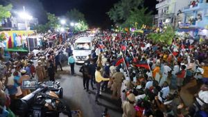 நாமக்கல்லில் முதல்வருக்கு வரலாறு காணாத வரவேற்பு! 13 கி.மீ.தூரம் அணி வகுத்து நின்ற 1 லட்சம் பேர்! 