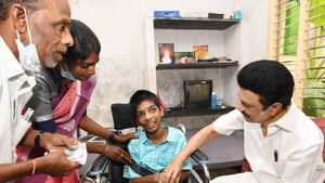 இல்லம் தேடிக் கல்வி! 2 லட்சமாவது மையத்தை திருவண்ணாமலையில் தொடங்கி வைத்தார் முதல்வர் ஸ்டாலின்! 