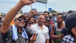  இலங்கையே கொந்தளிக்கிறது.. கண்ணியம் இருந்தால் இப்போதாவது ராஜினாமா செய்யுங்கள்! ஜெயசூர்யா சுளீர்