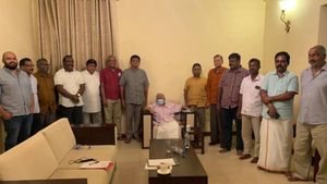 இன்று இலங்கை ஜனாதிபதி தேர்வு-ராஜபக்சேக்களின் கூட்டாளி டலஸ் அழகப்பெருமவுக்கு ஈழத்தமிழ் கட்சிகள் ஆதரவு