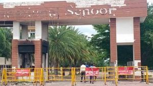 பல கோடி.. சுவர்களில் ஏற்பட்ட விரிசல்.. கள்ளக்குறிச்சி பள்ளியின் தற்போதைய நிலை என்ன? பரபர பின்னணி 
