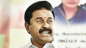 நானும் அதிமுகவுக்கு தலைமை தாங்கலாம்.. பற்ற வைத்த காமராஜ்.. ‘சோழ மண்டல தளபதி’ - சீண்டிய ஆதரவாளர்கள்! 