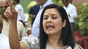 காளி.. லீணா மணிமேகலைக்கு ஆதரவாக மது, இறைச்சி என வாய்விட்ட.. மம்தா கட்சி எம்.பி மீது பாய்ந்தது வழக்கு 