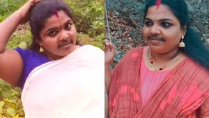 ஆண்களே பொறாமைப்படுறாங்களாம்.. மீசை வளர்க்கும் பெண்.. கேரள மீசைக்காரி ஷைஜா! கலக்கும் படங்கள்