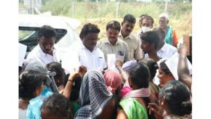 அமைச்சர் சிவசங்கர் காரை மறித்த கிராம மக்கள்! நன்றி சொல்லப் போன இடத்தில் நடந்த நிகழ்வு! 