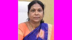 தர்மபுரியே அசந்துடுச்சே.. கலெக்டர் சாந்தியை பார்த்தீங்களா.. வேனுக்குள் ஹைலைட்டே இதான்.. பூரித்த மக்கள்